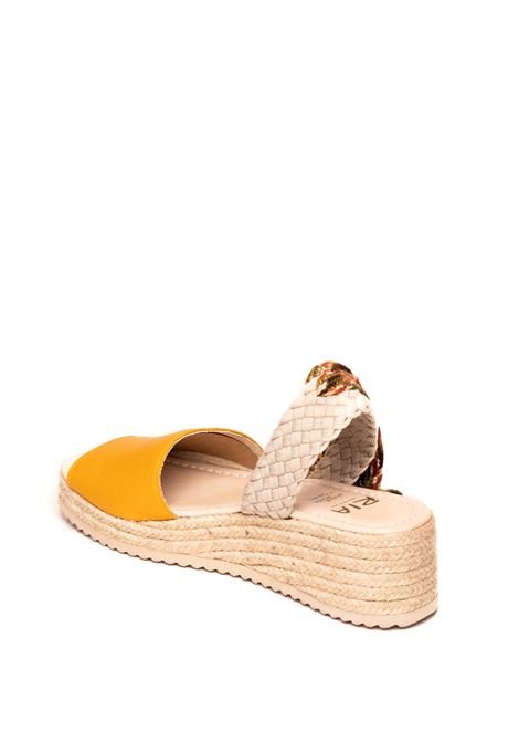 Sandalo velvet mostarda RIA MENORCA | 71002VELVET-MUSTARD